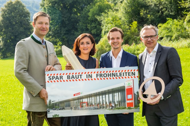 will man im Rah- men eines Workshops Weih- nachtsbruche anderer Lnder. etwa aus Schweden oder aus. Spanien kennenlernen. Die Krippen stehen bereit - Stadtgemeinde Frohnleiten