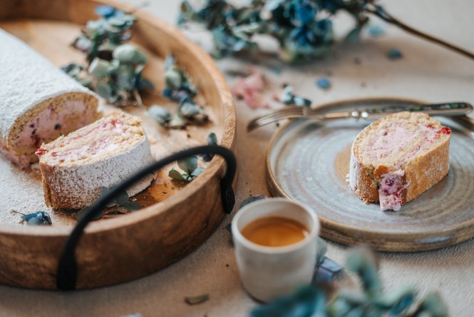 Buchweizenroulade mit Preiselbeertopfencreme