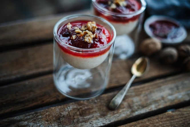 Dinkelgrießcreme mit Zwetschkenröster