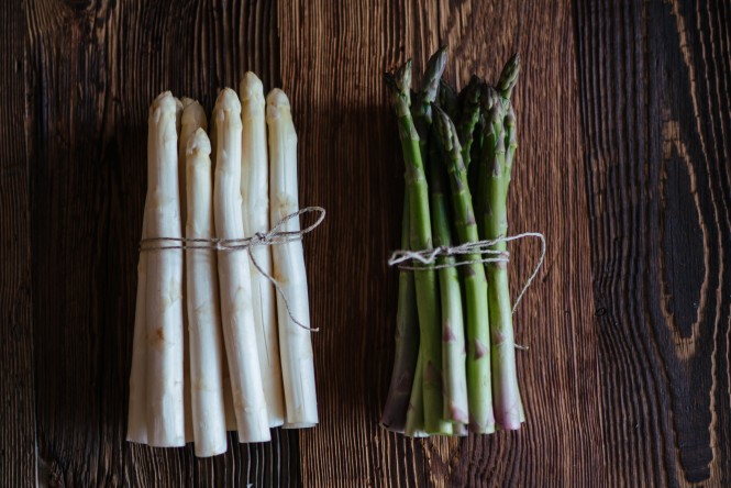 Gründer und weißer Spargel