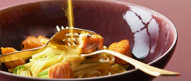 Gebratener Orangen-Lachs mit Safran-Linguini