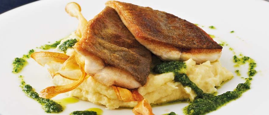 Gebratener Saibling mit Erdäpfel-Petersilien-Püree
