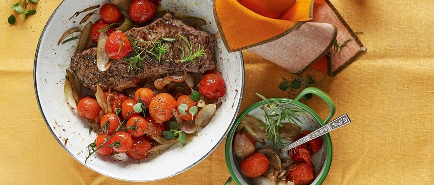 Balsamico-Steak mit geschmorten Tomaten