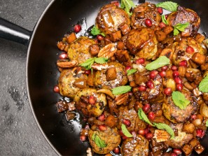 Bollitos mit Granatapfel und Pekannüssen