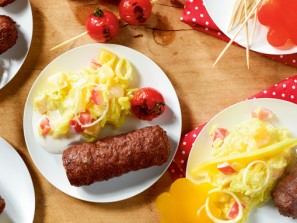 Cevapcici mit Curry-Reissalat