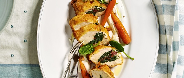 Cordon Bleu vom Huhn mit Spinatfülle in der Parmesan-Ei-Hülle 