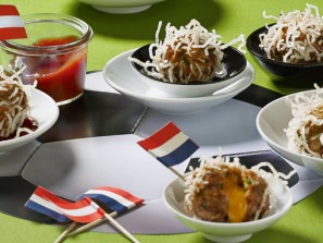 fleischbaellchen_mit_kaese_und_roter_sauce
