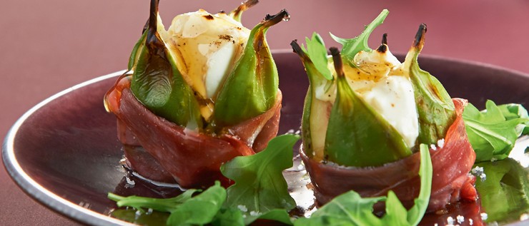 Gebratene Feigen mit Honig-Käse und Prosciutto
