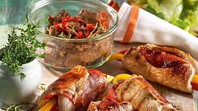 Gerollte Minutensteaks mit Chorizo und Chili-Kakaobutter