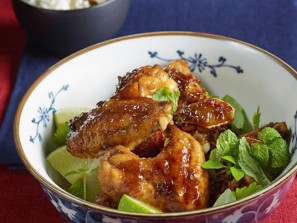 Glasierte Chicken-Wings mit Kardamomreis