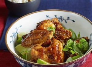 Glasierte Chicken-Wings mit Kardamomreis