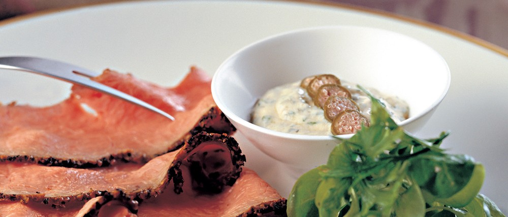 Johanna Maiers Roastbeef im Gewürzmantel mit Sauce Remoulade