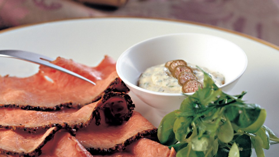 Johanna Maiers Roastbeef im Gewürzmantel mit Sauce Remoulade