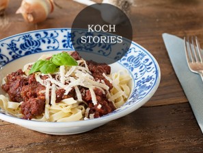 Pasta mit Salsiccia-Sugo