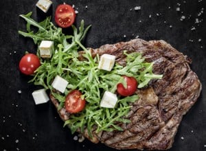 Ribeye auf Ruccola mit Wälderkäsle