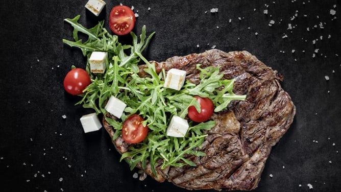Ribeye auf Ruccola mit Wälderkäsle