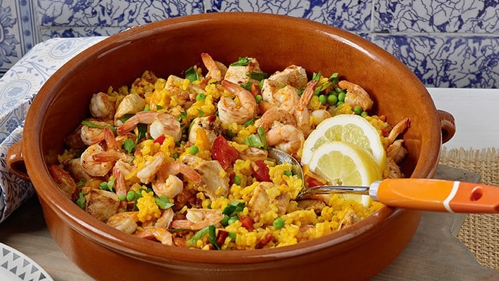 Paella mit Huhn und Riesengarnelen