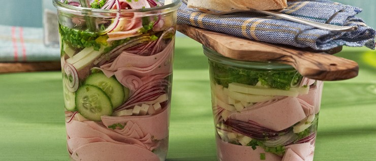Wurstsalat mit Käse