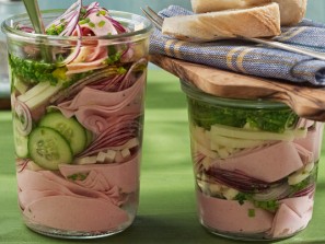 Wurstsalat mit Käse