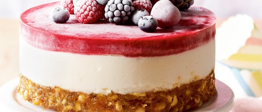 Kokos-Beeren-Eistorte