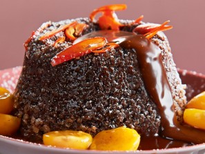 Schokolade-Chili-Törtchen mit marinierten Physalis