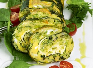 Gerolltes Spargel-Omlette mit Ricotta