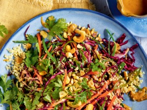 Knuspriger Cashew-Thai-Salat