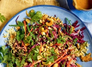 Knuspriger Cashew-Thai-Salat