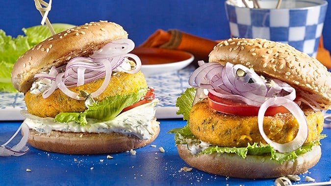 kuerbis_burger_mit_dilljogurt_dip
