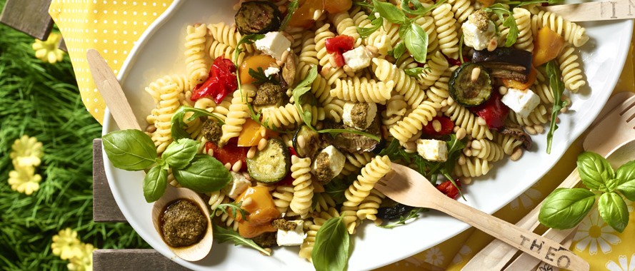 Mediterraner Nudelsalat
