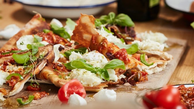 Nenis Pizza mit Büffelmozzarella