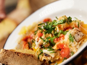 Shakshuka mit Melanzani und Ziegenkäse 