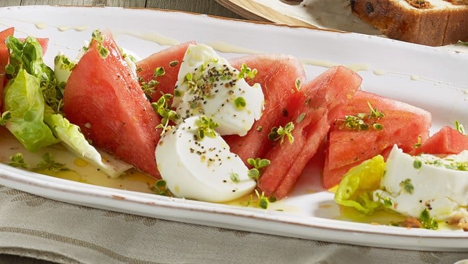 Wassermelonensalat mit Schafsfrischkäse