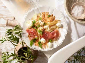 Melonen Caprese mit Parmaschinken
