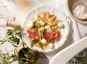 Melonen Caprese mit Parmaschinken