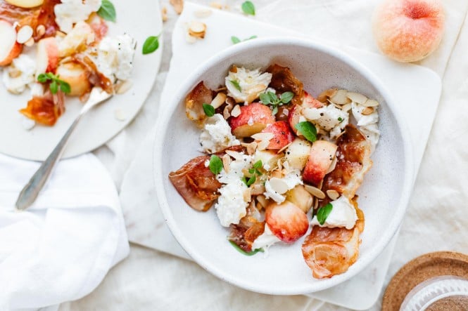 Prosciutto-Pfirsich Salat mit Burrata