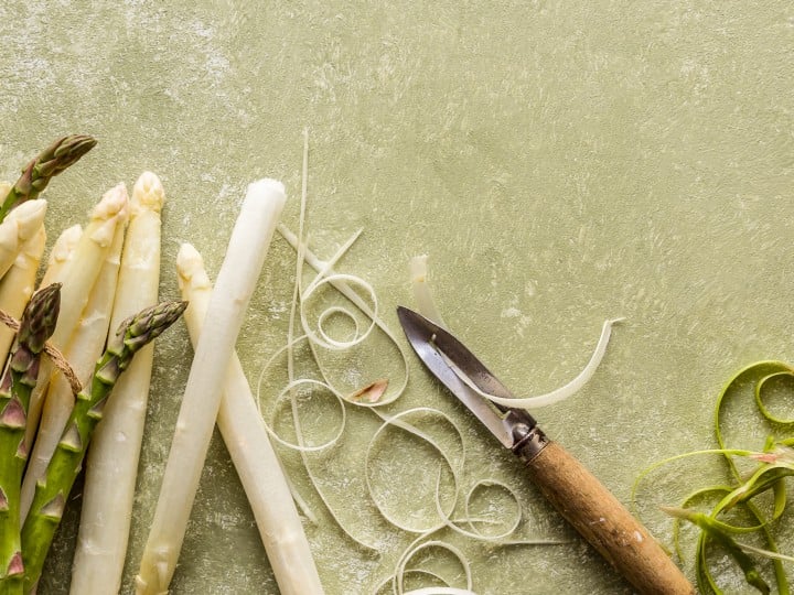 Grüner und weißer Spargel