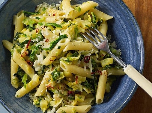 SPAR Mahlzeit! Bio Penne mit Kohl und Kartoffeln