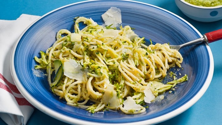 Spaghetti mit Zucchinipesto