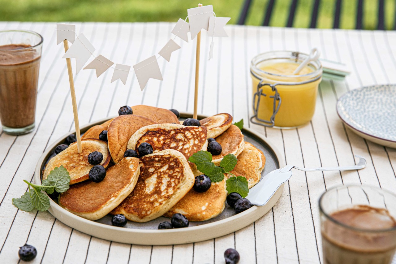 Bananen Pancakes mit Apfelmus » Rezept   SPAR Mahlzeit