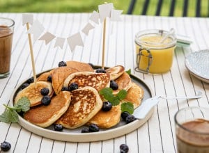 Bananen-Pancakes mit Apfelmus