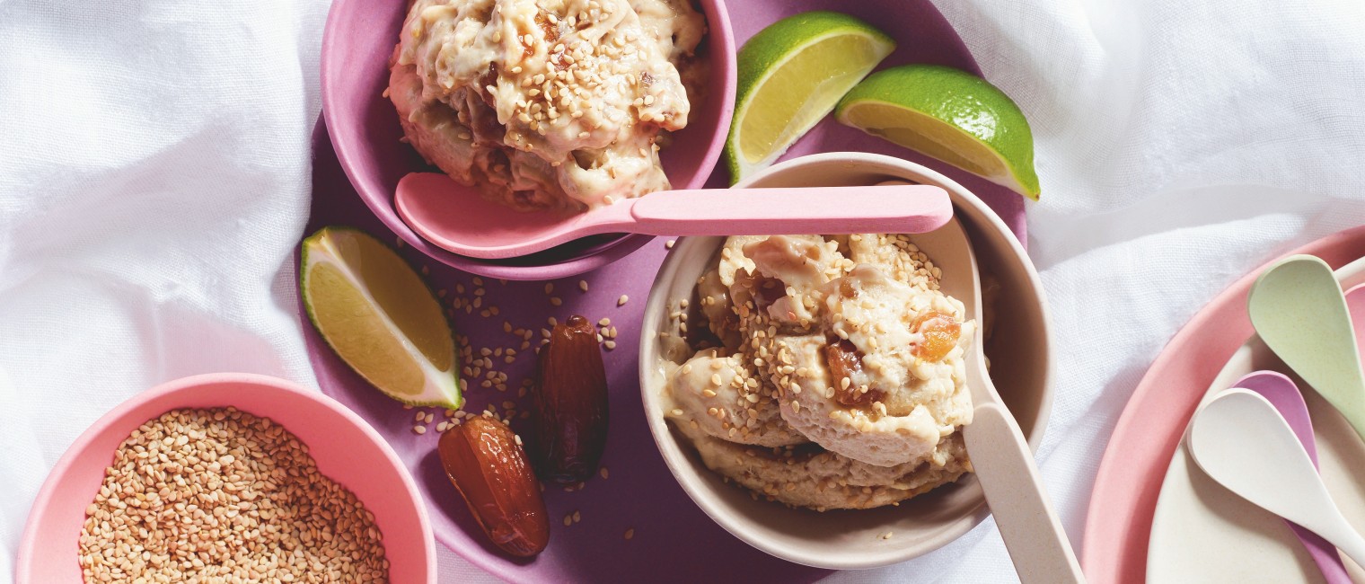 Nicecream mit Datteln und Sesampaste