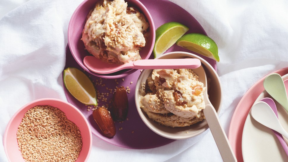 Nicecream mit Datteln und Sesampaste