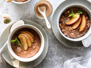 Schokoladen-Milchreis mit Zimt-Äpfeln