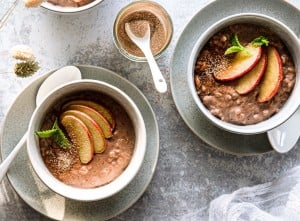 Schokoladen-Milchreis mit Zimt-Äpfeln