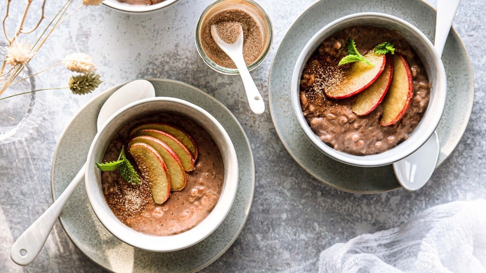 Schokoladen-Milchreis mit Zimt-Äpfeln