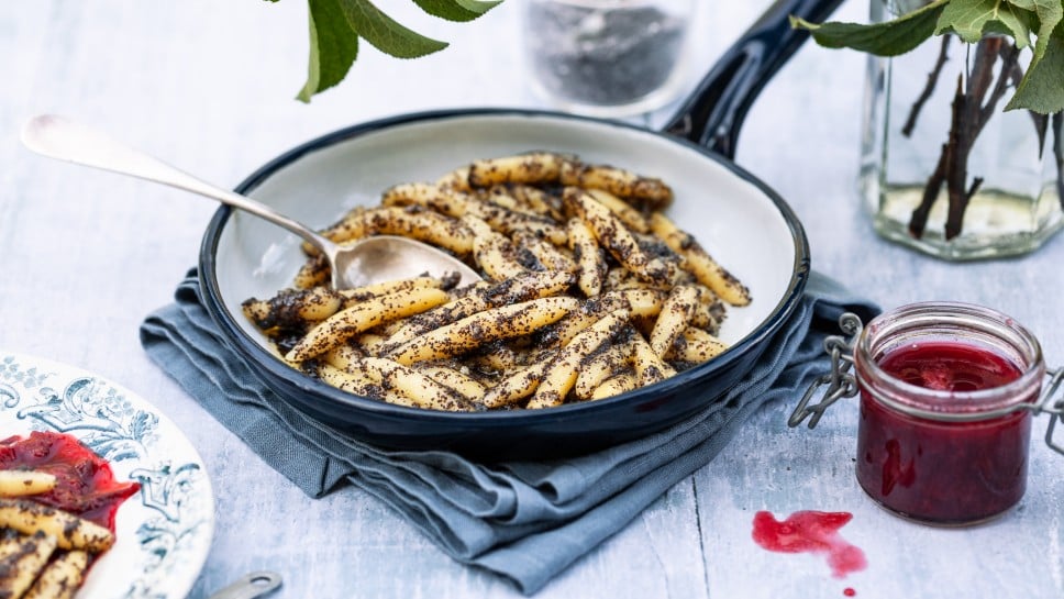 Mohnnudeln mit Zwetschkenröster