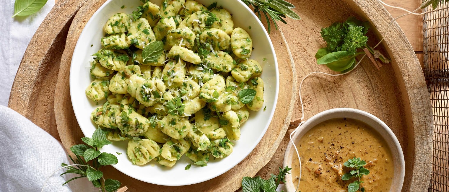 Kräuter-Gnocchi mit Steinpilzsauce