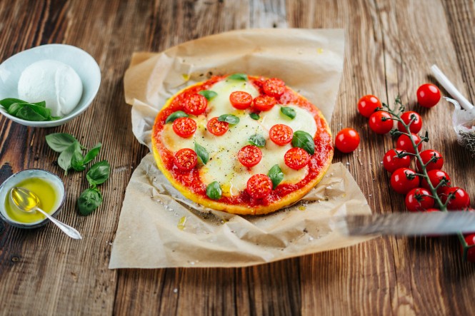 Polenta-Pizza Margherita