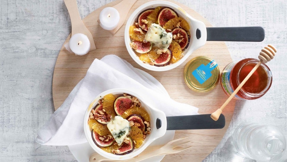 Raclette mit Orangen, Feigen, Blauschimmelkäse und Honig